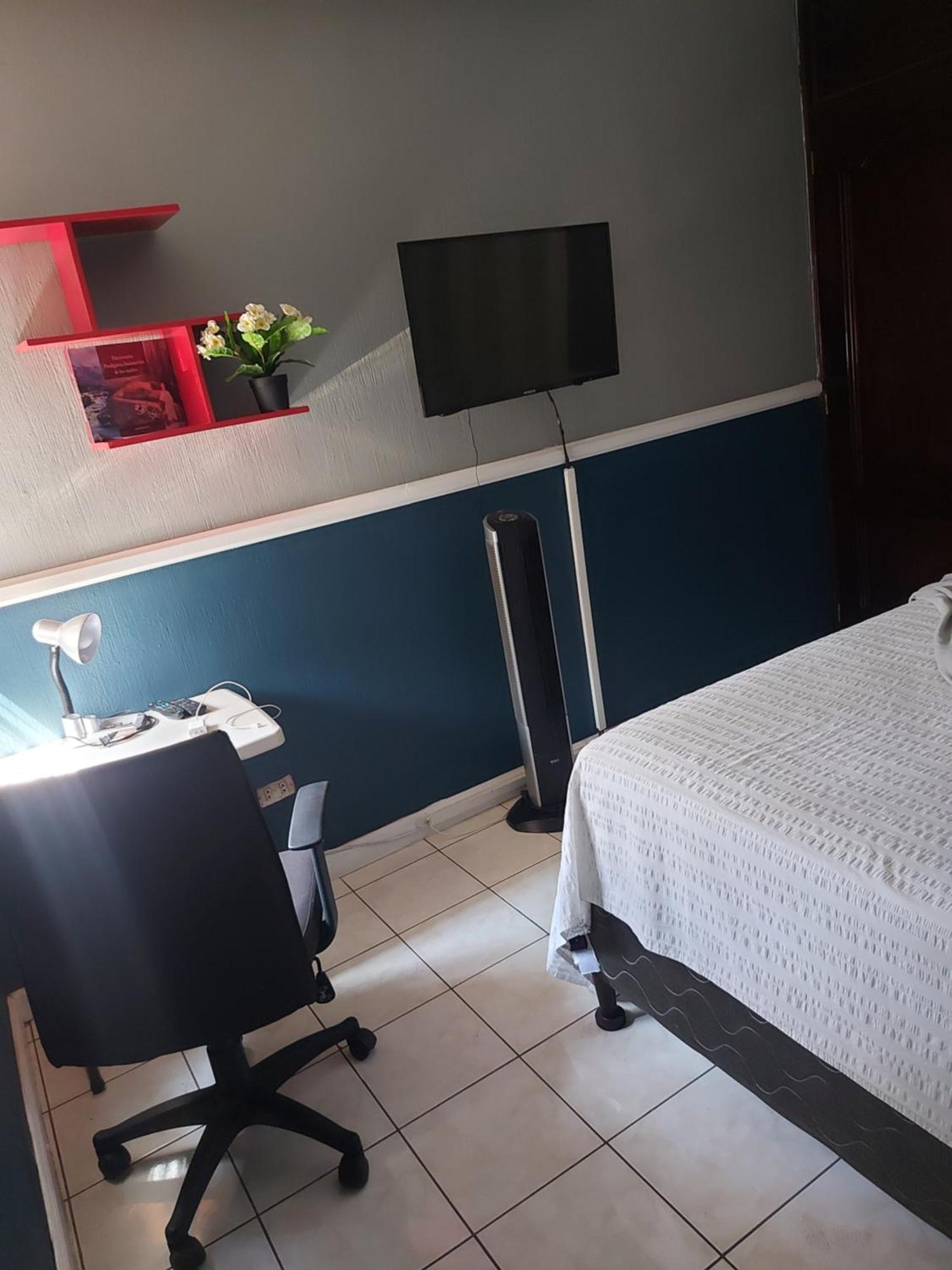 Апартаменти Casa Familiar La Arboleda Guatemala City Номер фото